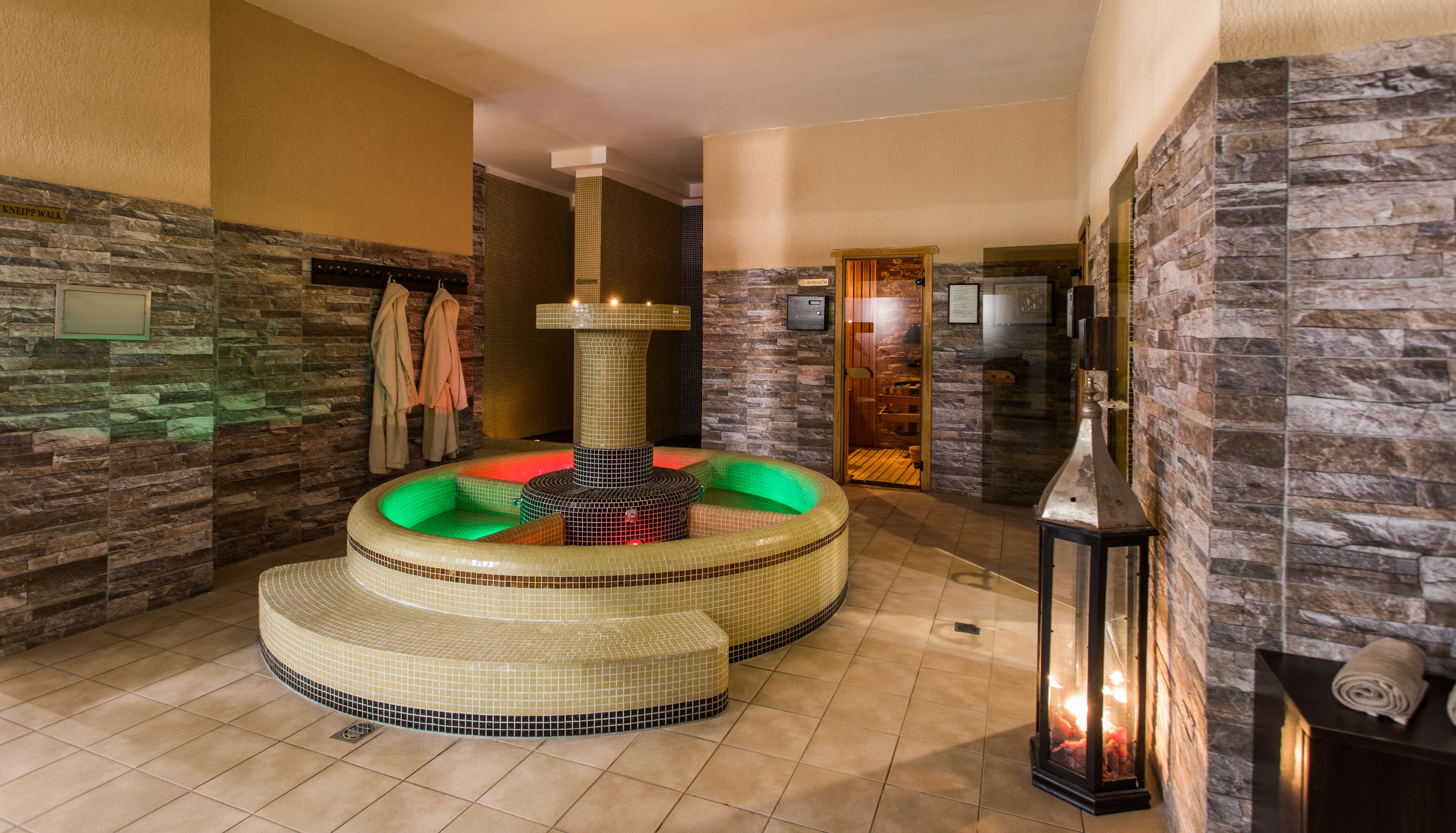 couples treatment room(s), sauna, hot tub, steam room