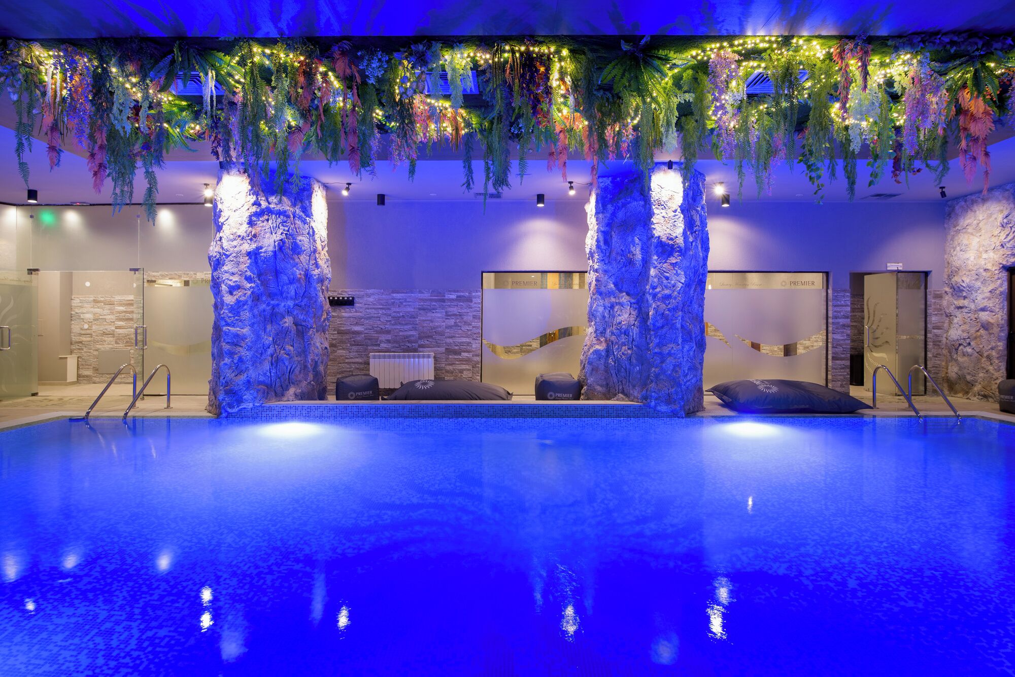 Indoor pool, outdoor pool