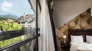 Alpine Executive Room | Minibar, caja fuerte, decoración individual y mobiliario individual