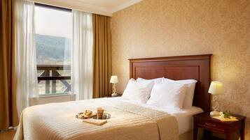 Minibar, in-room safe, individually decorated, individually furnished