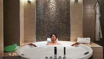 Honeymoon Suite, 1 Double Bed, Hot Tub, Mountain View | Bathroom