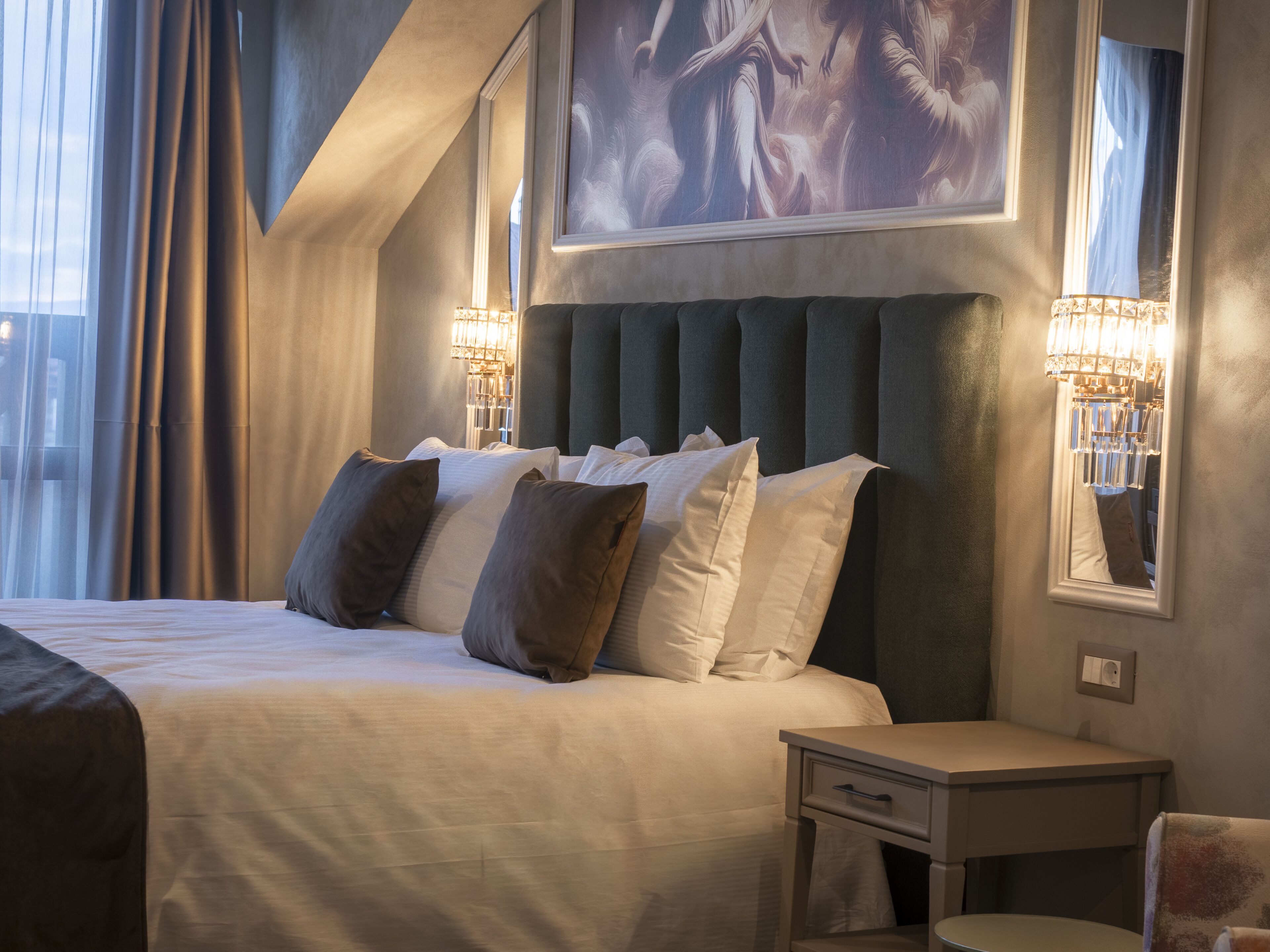 Deluxe Room, Mountain View | Premium bedding, minibar, in-room safe, individually decorated
