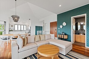 Presidential Villa | In-room safe, desk, laptop workspace, iron/ironing board - Club Wyndham Airlie Beach (Airlie Beach)