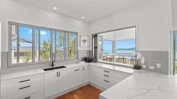 Vila presidencial | 1 quarto, cofres nos quartos, escrivaninha