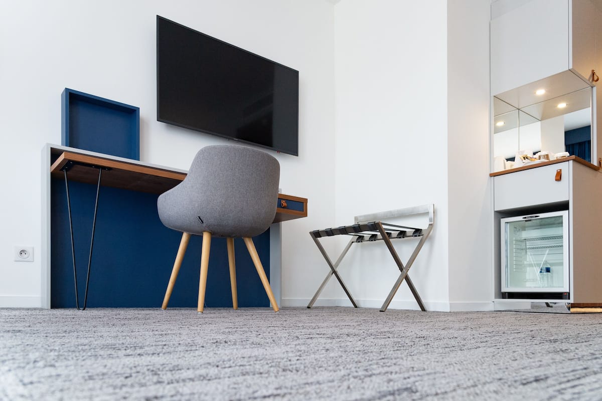 Camera Standard, 2 letti singoli | Biancheria da letto di alta qualità, minibar, una cassaforte in camera