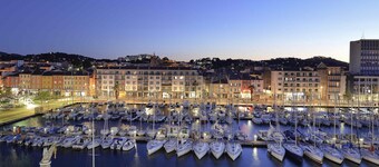 โรงแรมเมอร์เคิร์ Toulon ลา ซาน-ซูร์-แมร์