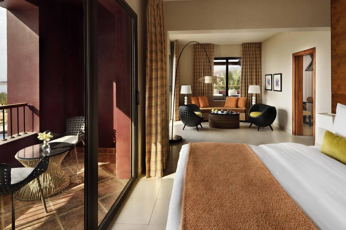 1 bedroom, down duvets, pillow-top beds, free minibar items