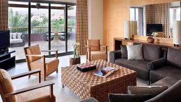 Down duvets, pillow-top beds, free minibar items, in-room safe