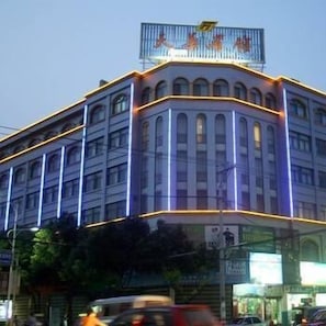 Front of property - Tianhua Hotel (Ningbo)