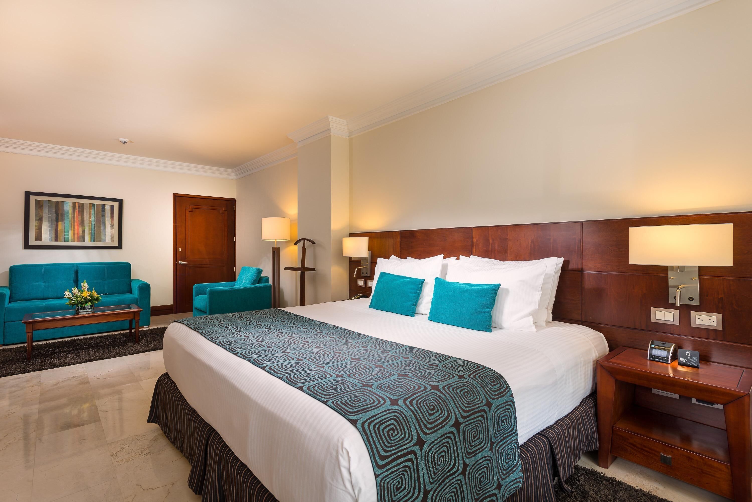 Ropa de cama de alta calidad y minibar 