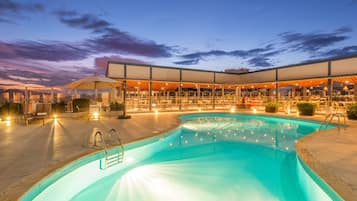 Outdoor pool, open 7:00 AM to 8:00 PM, pool umbrellas, sun loungers