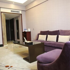 豪華套房 | 客廳 | LCD 液晶電視