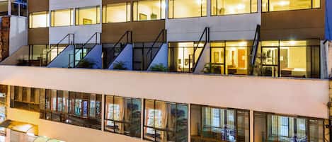 Fassade der Unterkunft â Abend/Nacht