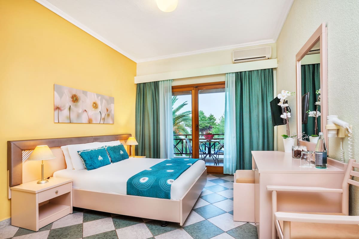 1 bedroom, in-room safe, iron/ironing board, free WiFi