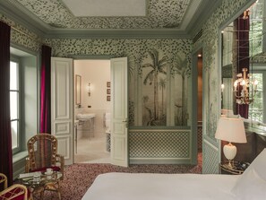 Junior Suite | Premium bedding, in-room safe, blackout curtains, soundproofing