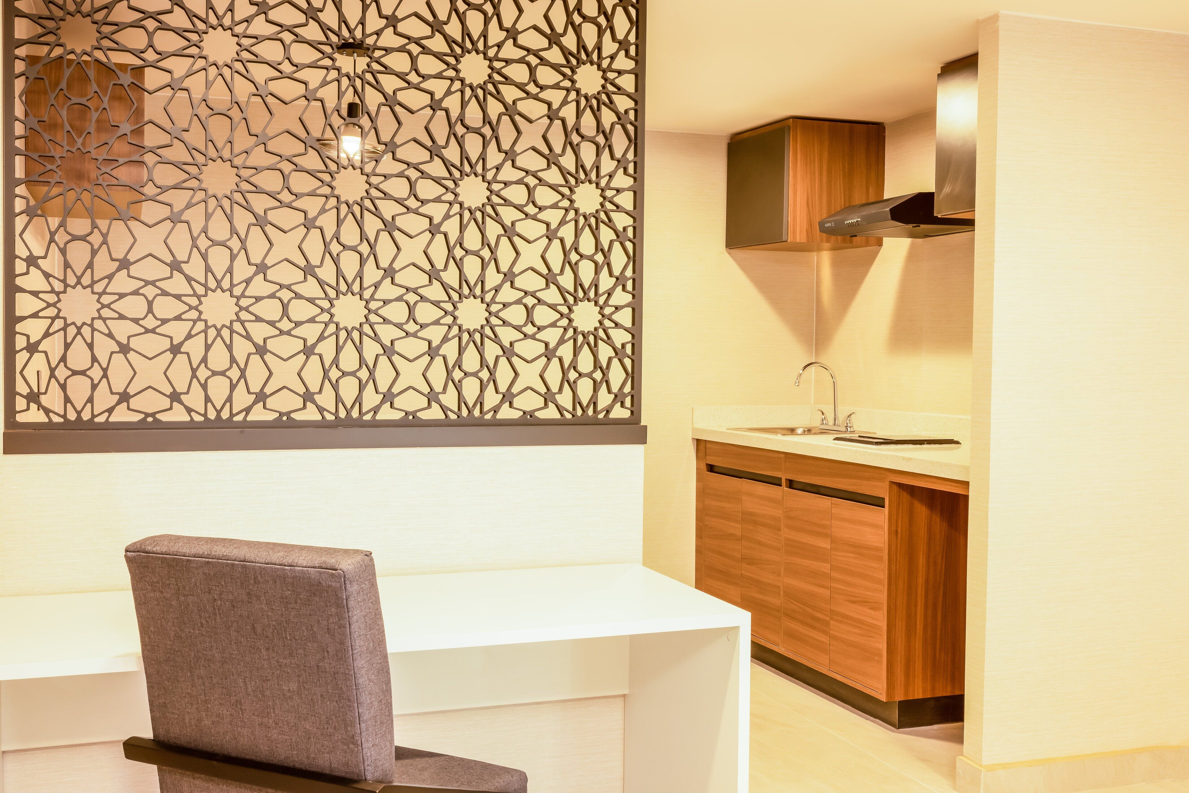 premium bedding, down duvets, in-room safe, desk