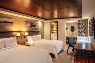 Deluxe-værelse - 2 dobbeltsenge | Premium-sengetøj, dundyner, pengeskab på værelset, skrivebord