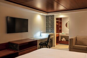 Premium bedding, down comforters, in-room safe, desk - Gamma Ciudad Juarez (Ciudad Juárez)