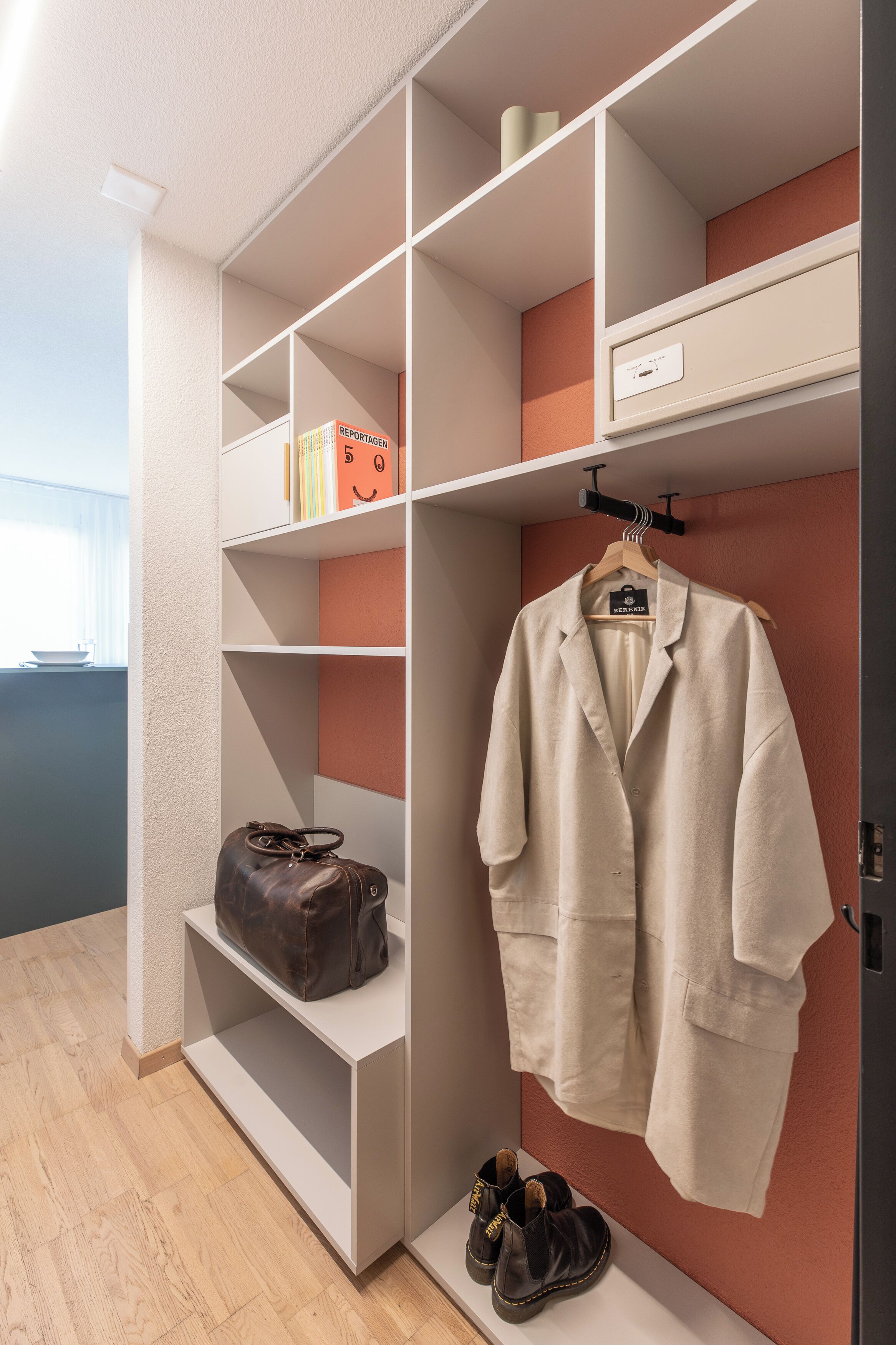 1 bedroom, hypo-allergenic bedding, in-room safe, soundproofing