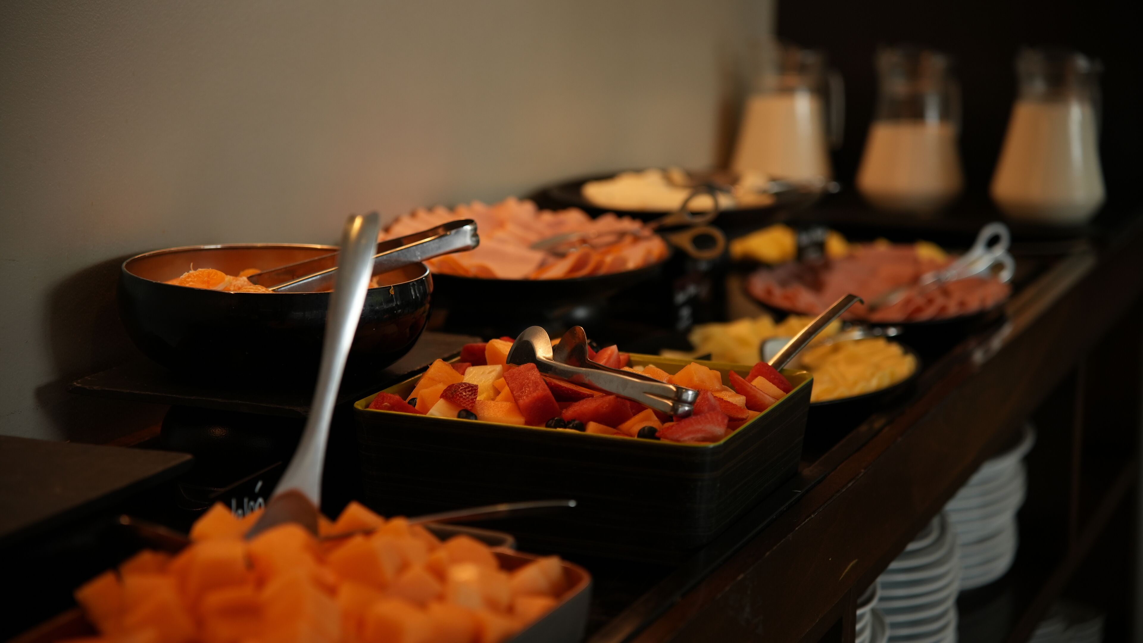 daily buffet breakfast (pen 76 per person)