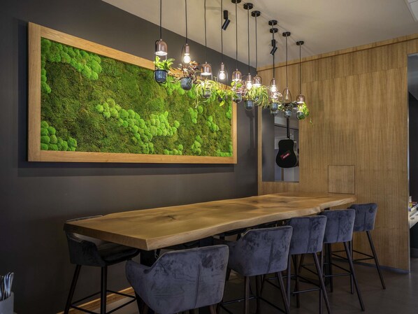 Breakfast, lunch, dinner served; garden views