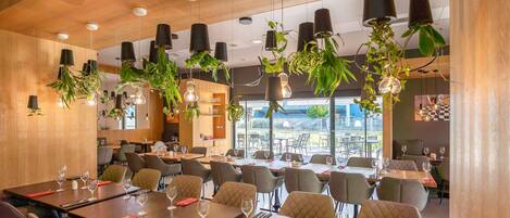 Breakfast, lunch, dinner served; garden views