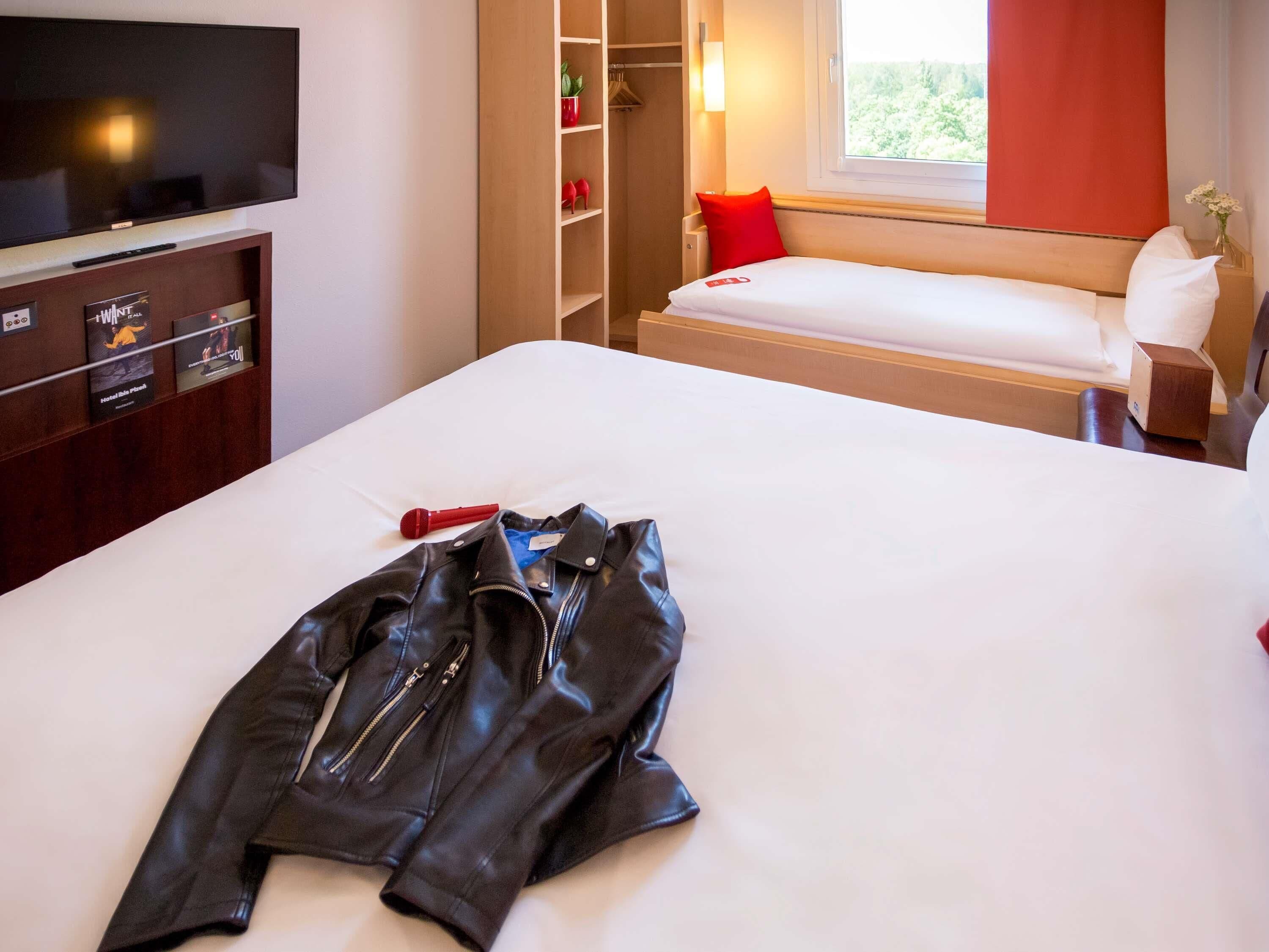 Double Room | Hypo-allergenic bedding, in-room safe, desk, blackout drapes