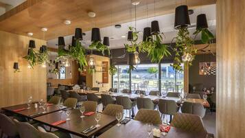 Breakfast, lunch, dinner served; garden views