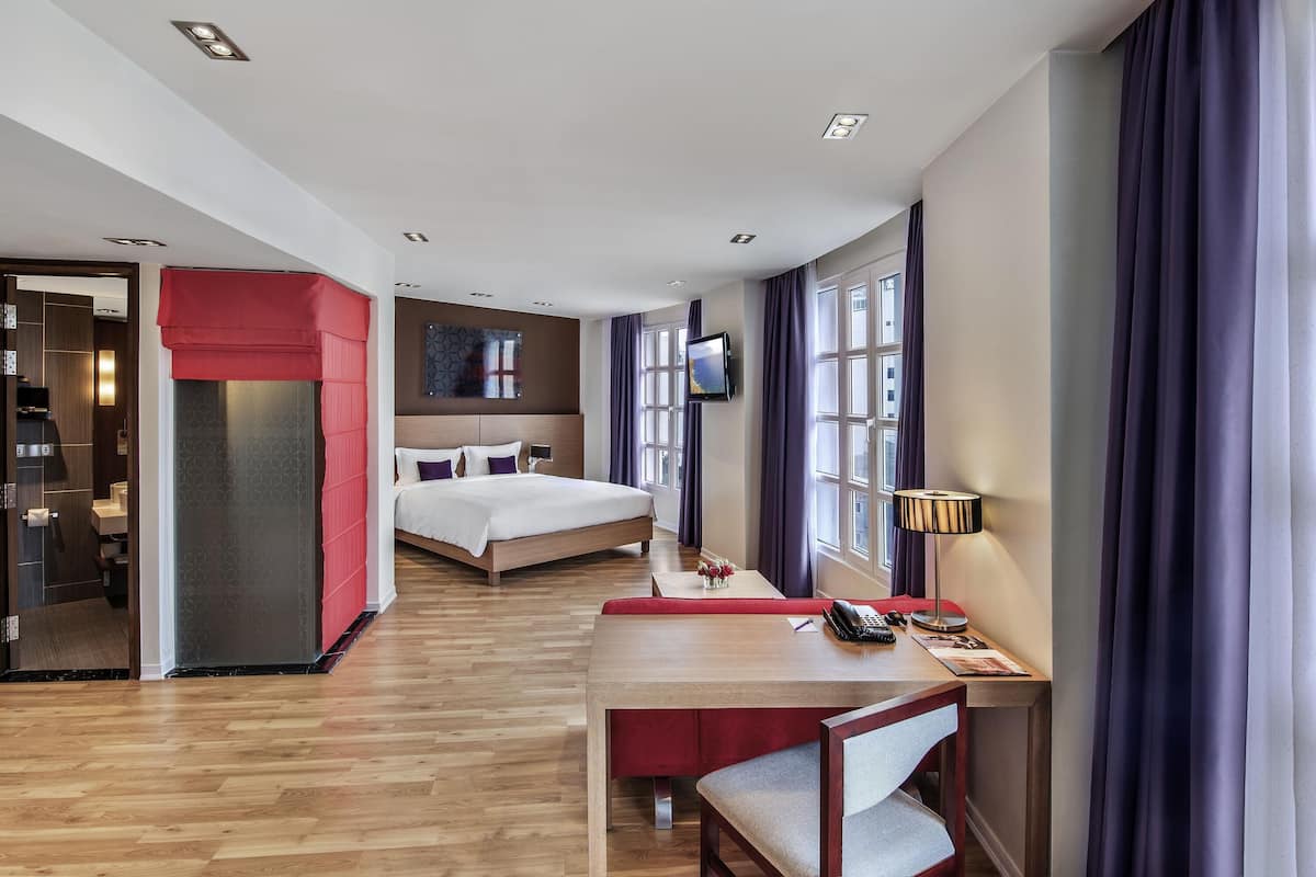 Privilege, Phòng, 1 giường đôi và sofa giường, quang cảnh thành phố | Minibar, két bảo mật tại phòng, bàn, màn/rèm cản sáng 
