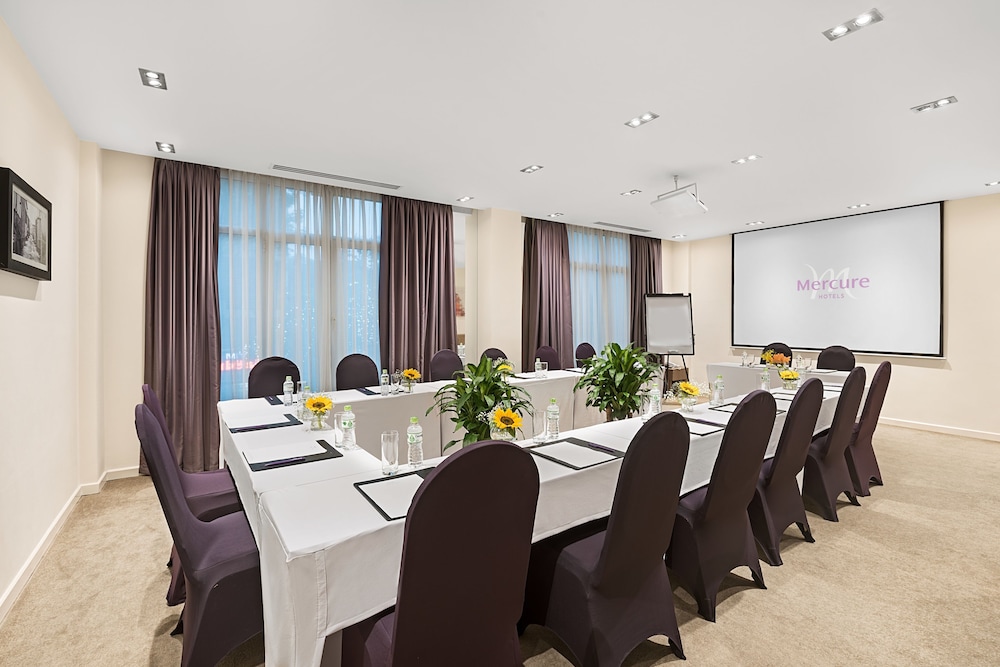 Mercure Hanoi la Gare by null