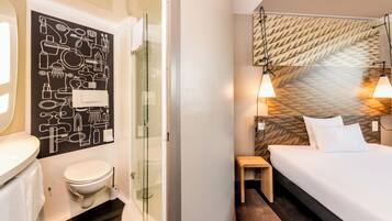 Standard Double Room, 1 Double Bed | Bathroom | Shower, eco-friendly toiletries, hair dryer, towels