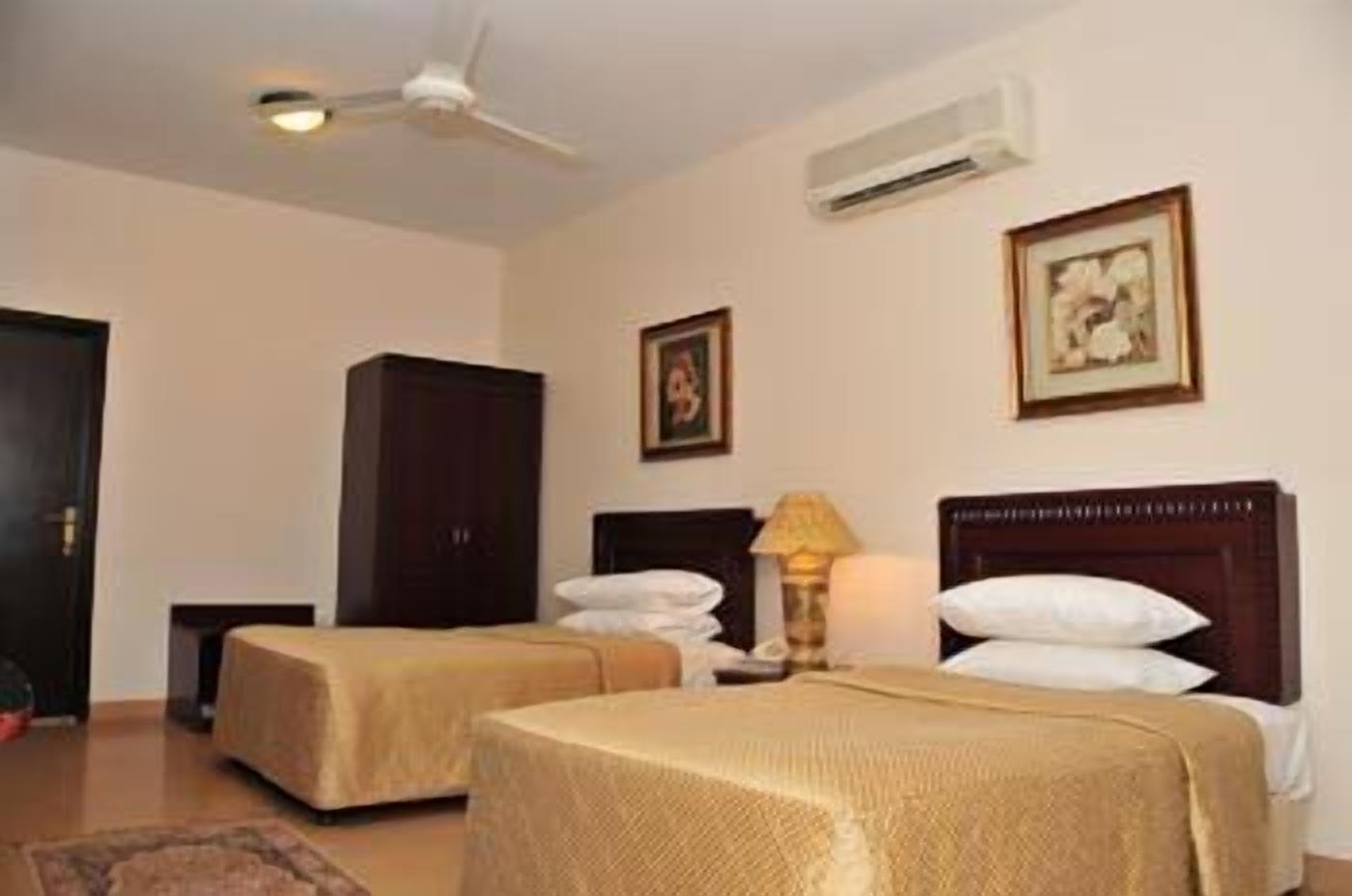 Photo - Safeer Plaza Hotel