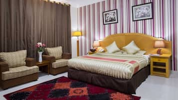 Meja kerja, kedap suara, setrika/meja setrika, dan Wi-Fi gratis