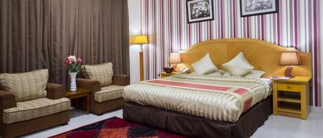 Desk, soundproofing, iron/ironing board, free WiFi