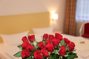 Hypo-allergenic bedding, minibar, in-room safe, desk