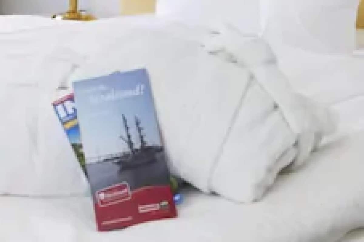 Standaard tweepersoonskamer, voor 1 persoon | Hypoallergeen beddengoed, een minibar, een kluis op de kamer, een bureau