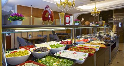 Grand Ant Hotel