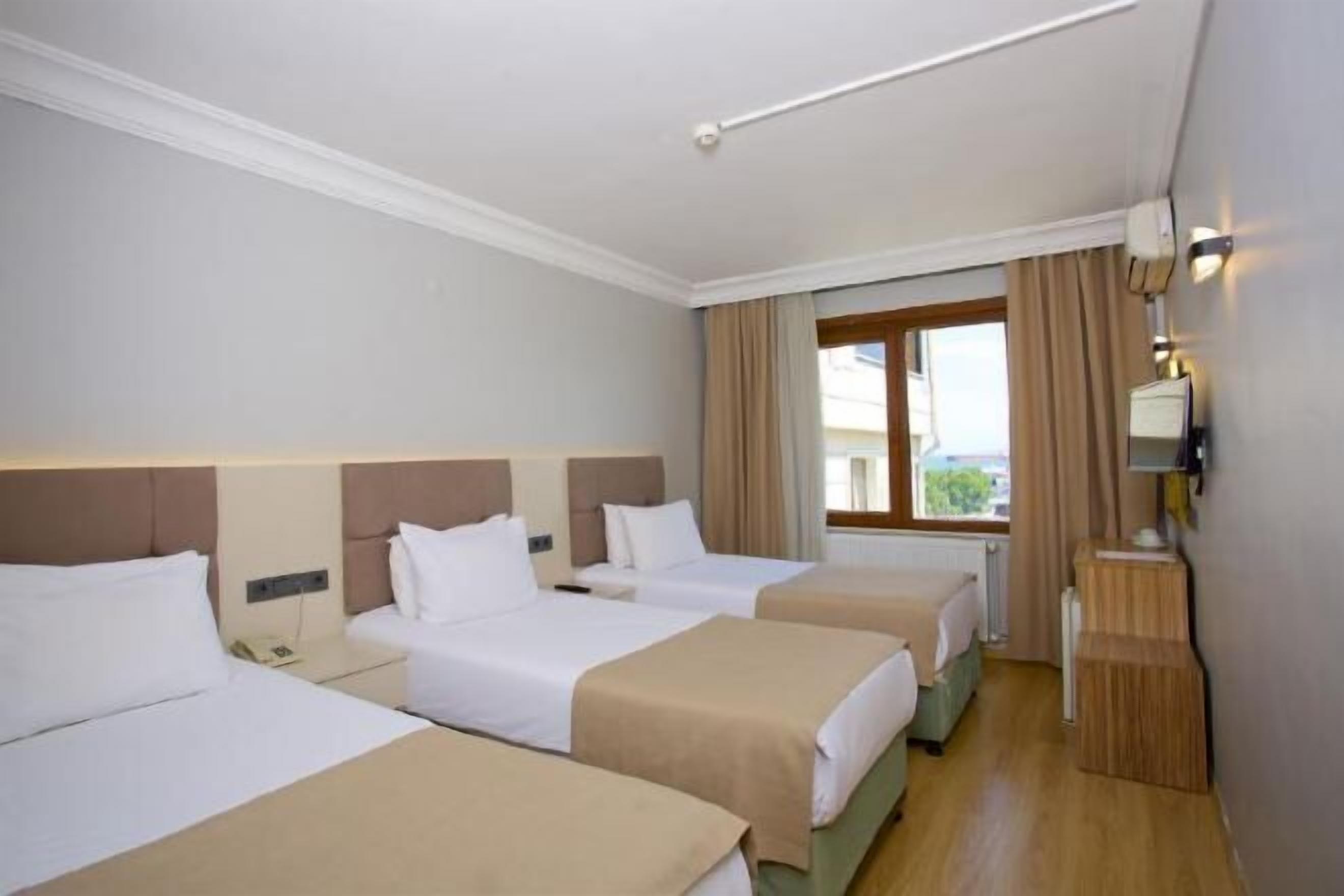 In-room safe, desk, laptop workspace, free WiFi