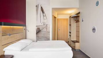 Habitación Confort | Ropa de cama hipoalergénica y escritorio