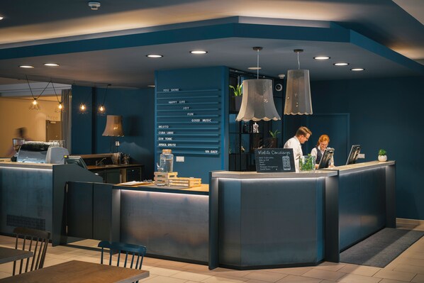 Reception - Vienna House Easy by Wyndham Bratislava (Bratislava)