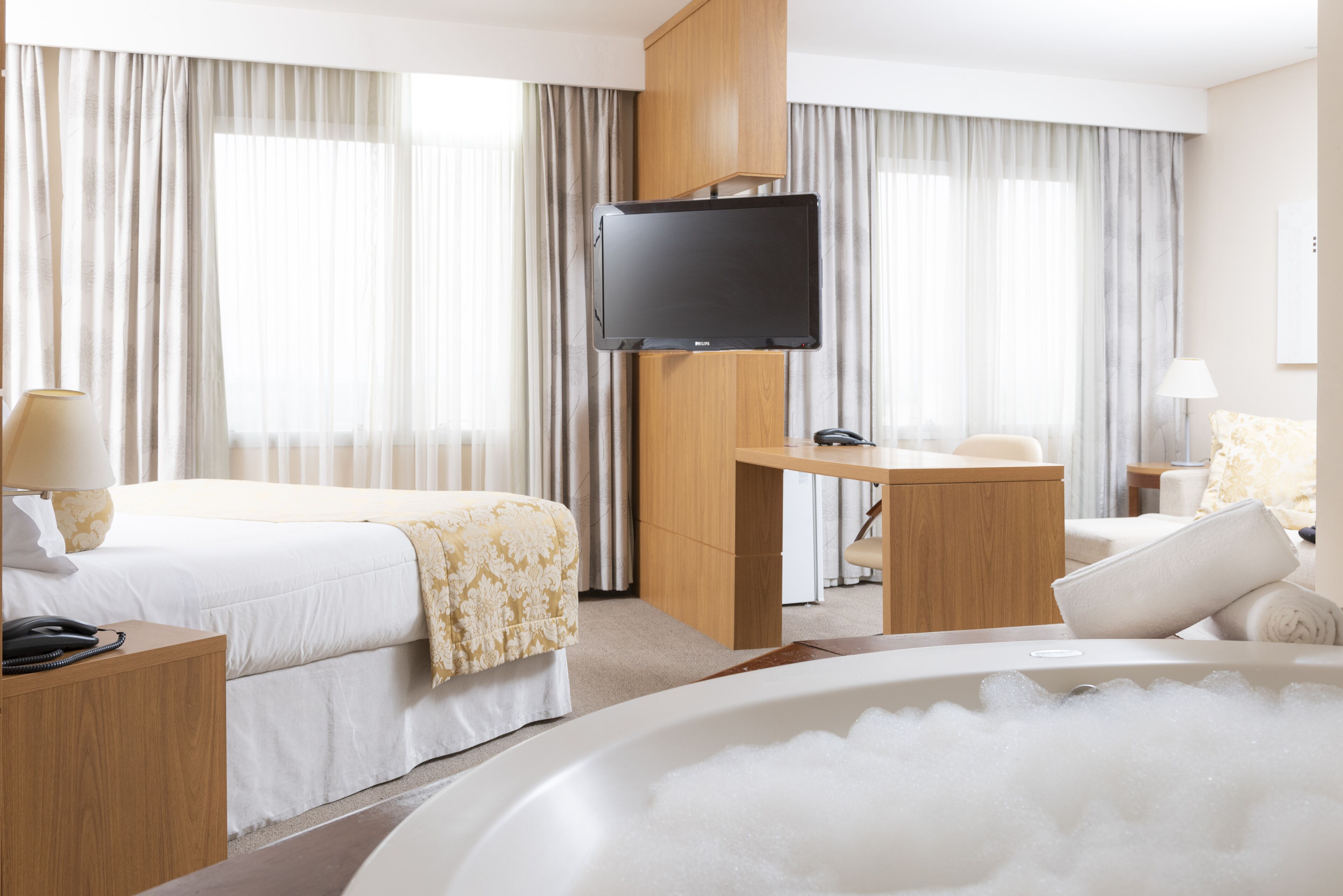 1 bedroom, minibar, in-room safe, desk