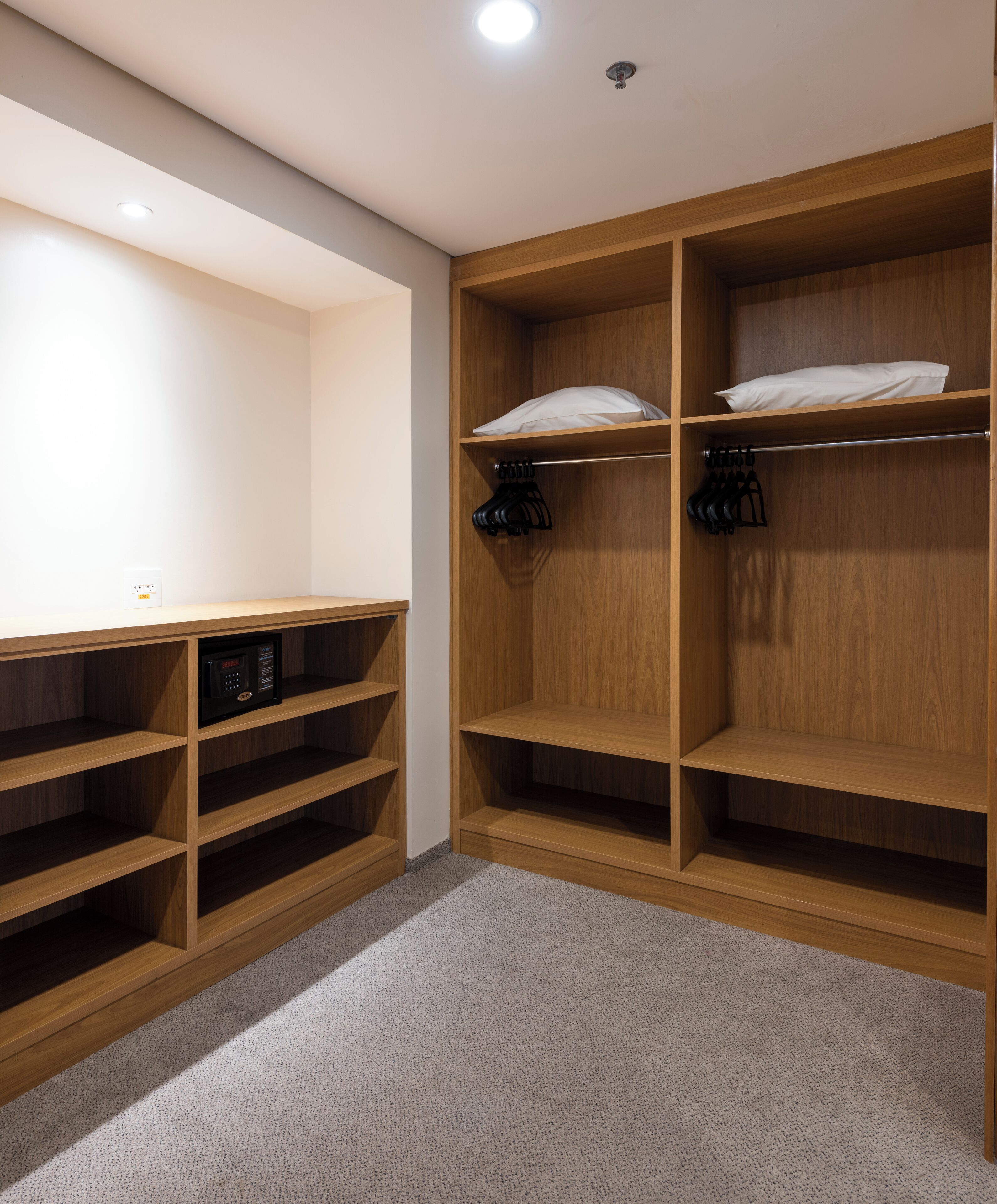 1 bedroom, minibar, in-room safe, desk