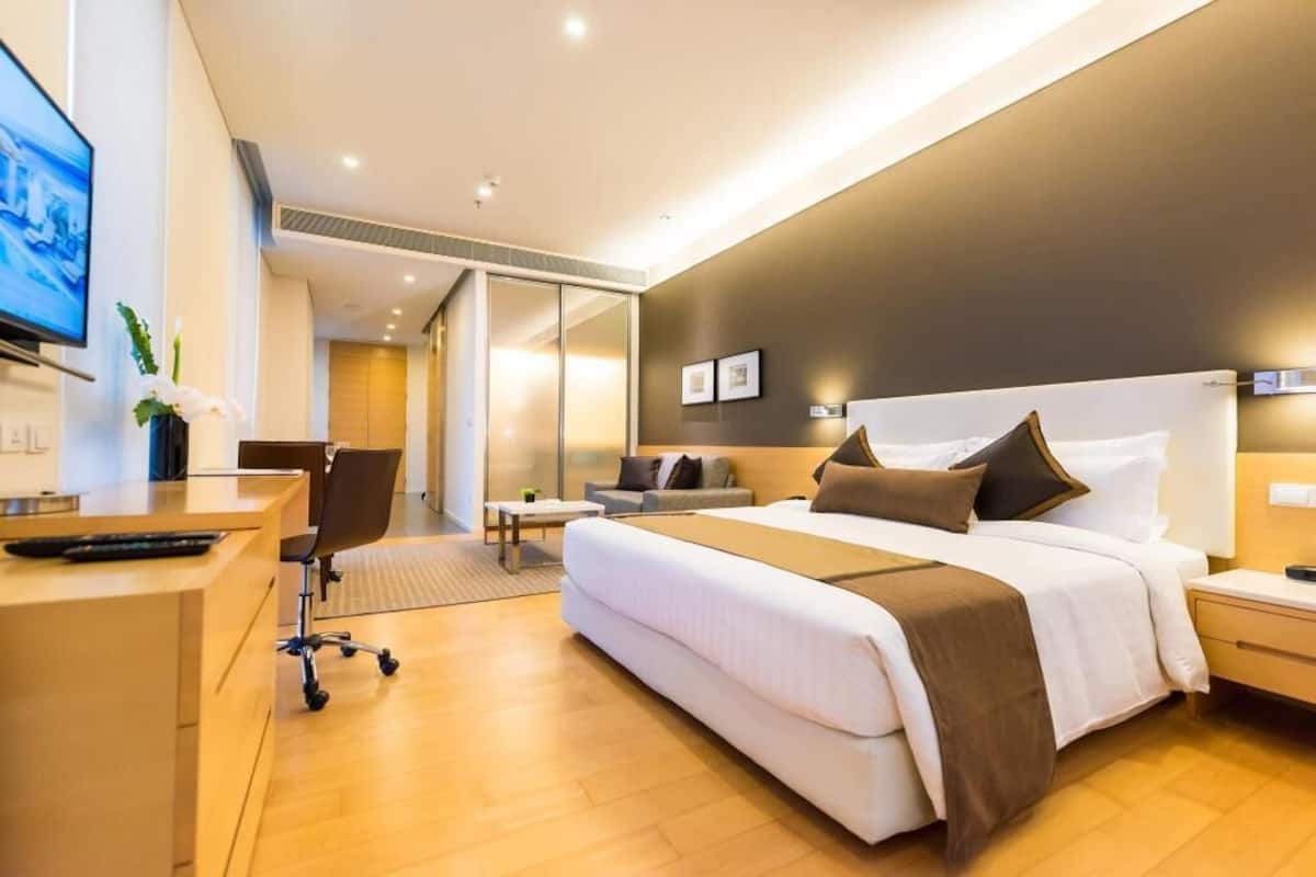 Coffre-fort, bureau, espace de travail pour ordinateurs portables