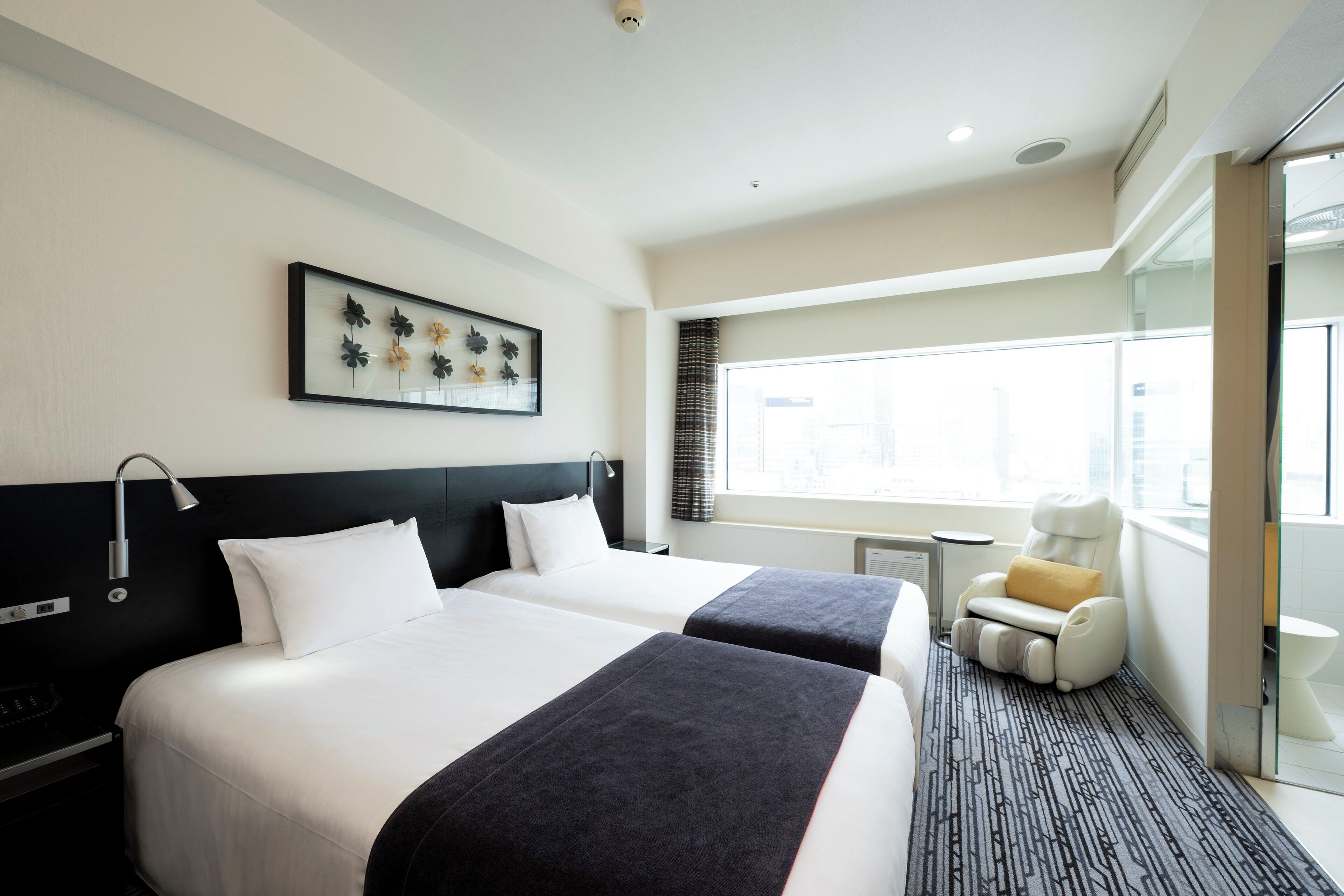 twin room - non-smoking | in-room safe, desk, free wifi, bed sheets