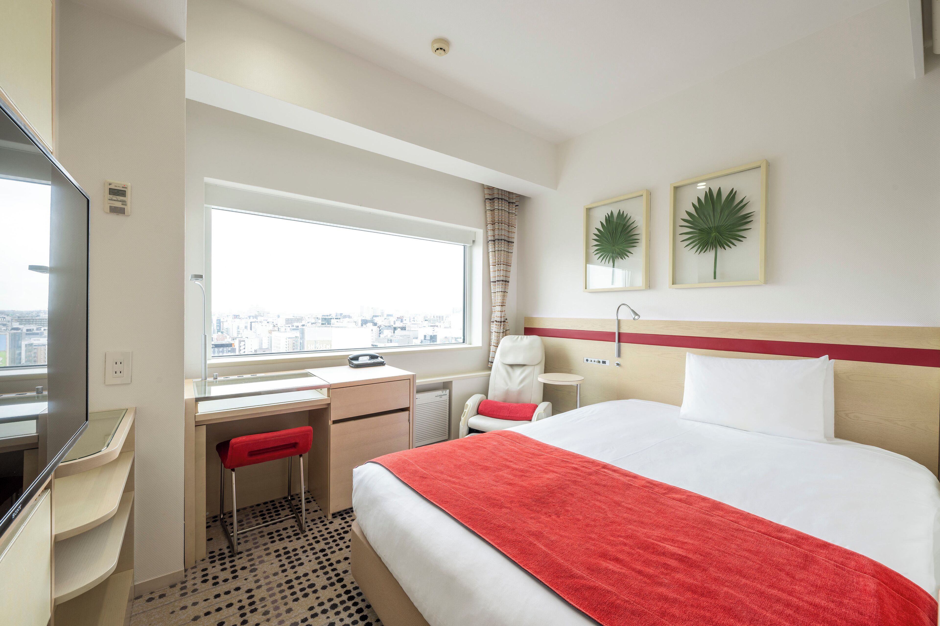 economy double room - non-smoking | in-room safe, desk, free wifi, bed sheets