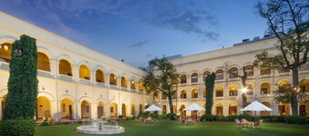 The Grand Imperial - Heritage Hotel