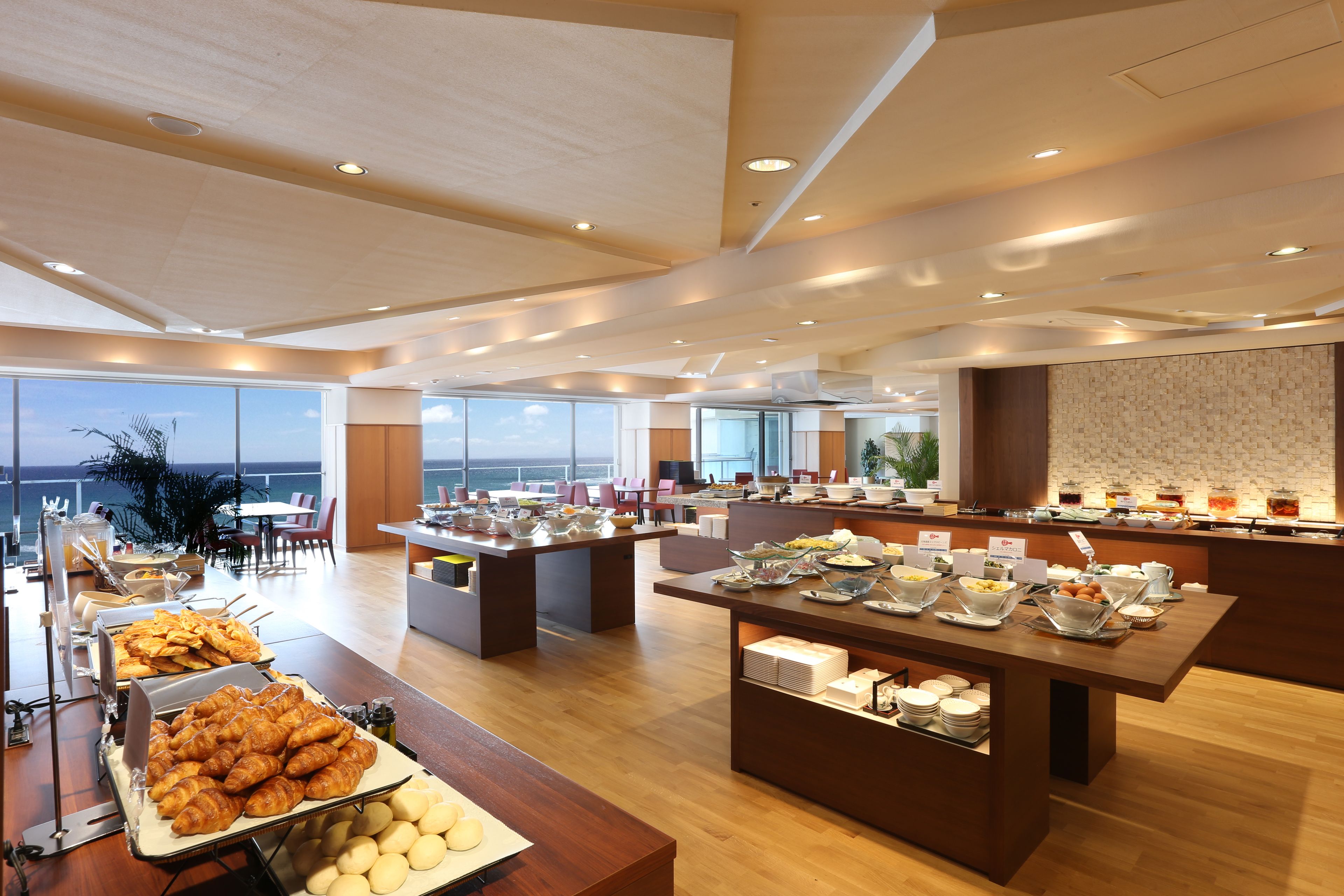 daily buffet breakfast (jpy 1500 per person)
