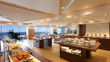 Desayuno buffet (JPY 1500 por persona)