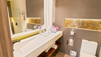 Ducha, cabezal de ducha tipo lluvia, artĂculos de tocador gratuitos