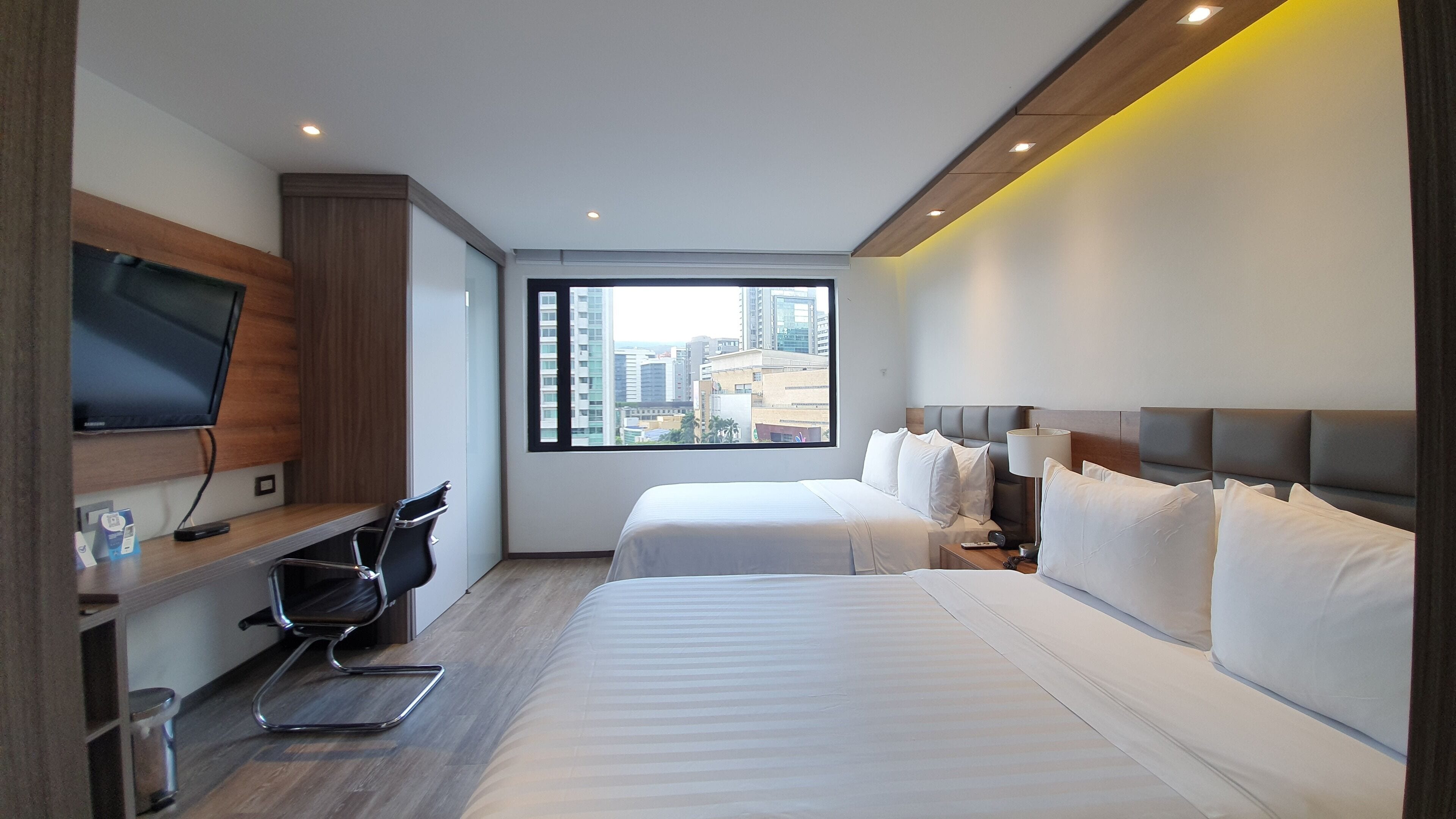 superior twin room | premium bedding, minibar, in-room safe, desk